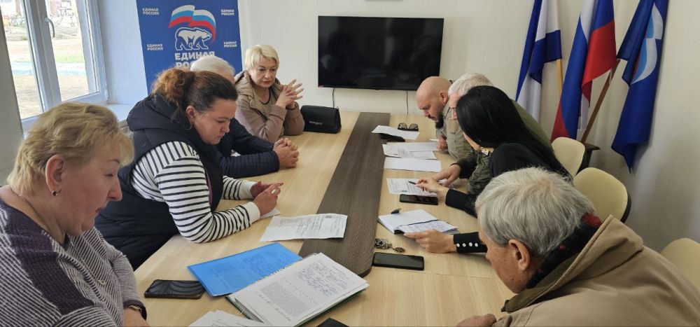 Надежда Бабешко: Жители Ивановского района приняли участие в приеме граждан депутатом областной Думы Игорем Телегиным и уполномоченным по правам человека в Херсонской области Сергеем Георгиевым Надежда Бабешко: Жители Ивановского района приняли участие в приеме граждан депутатом областной Думы Игорем Телегиным и уполномоченным по правам человека в Херсонской области Сергеем Георгиевым