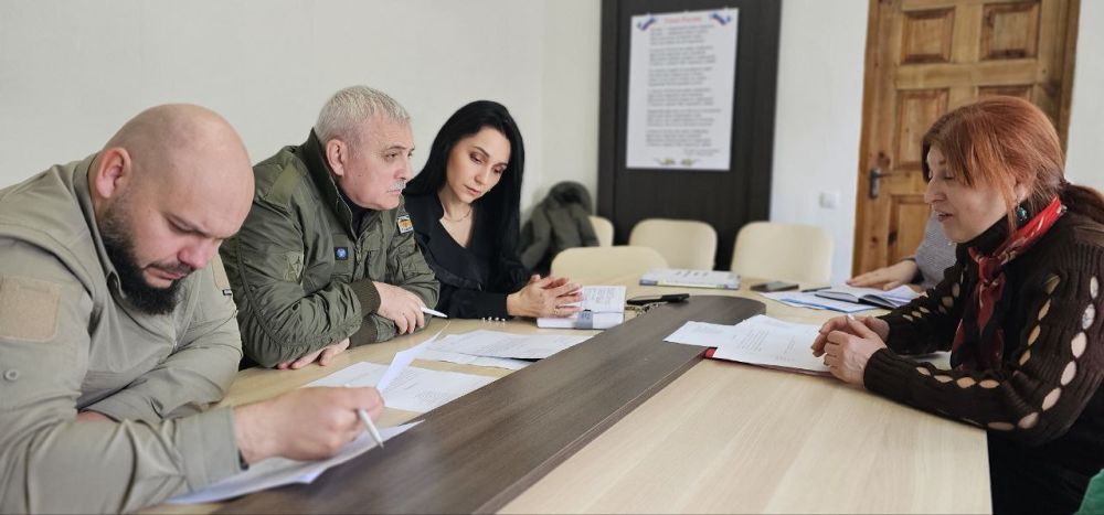 Надежда Бабешко: Жители Ивановского района приняли участие в приеме граждан депутатом областной Думы Игорем Телегиным и уполномоченным по правам человека в Херсонской области Сергеем Георгиевым Надежда Бабешко: Жители Ивановского района приняли участие в приеме граждан депутатом областной Думы Игорем Телегиным и уполномоченным по правам человека в Херсонской области Сергеем Георгиевым