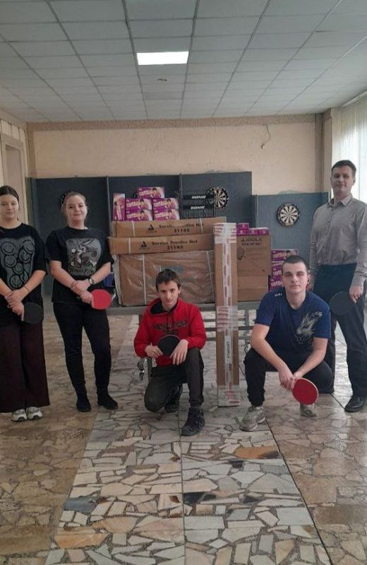 Администрация Херсонской спортивной школы №5 благодарит Олега Петренко, руководителя Федерации настольного тенниса «Таврия-Юг» за профессионализм, активность, преданность делу и всестороннюю поддержку развития настольного...