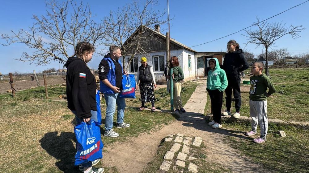 Выдача гуманитарной помощи многодетным семьям Выдача гуманитарной помощи многодетным семьям