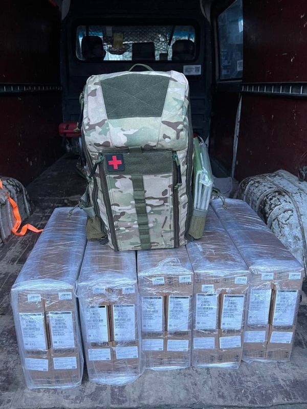 Волонтёры из Ялты готовят три автомобиля для отправки на фронт Волонтёры из Ялты готовят три автомобиля для отправки на фронт
