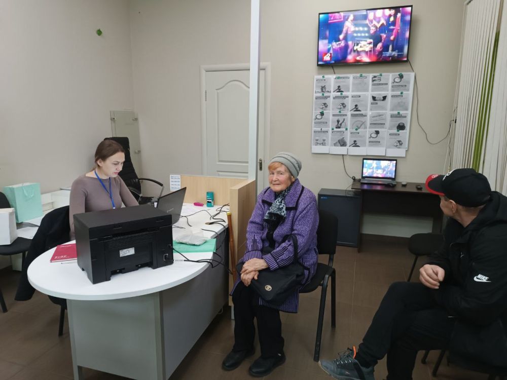 В Каховке прошли очередные выездные консультации социального фонда для маломобильных жителей В Каховке прошли очередные выездные консультации социального фонда для маломобильных жителей