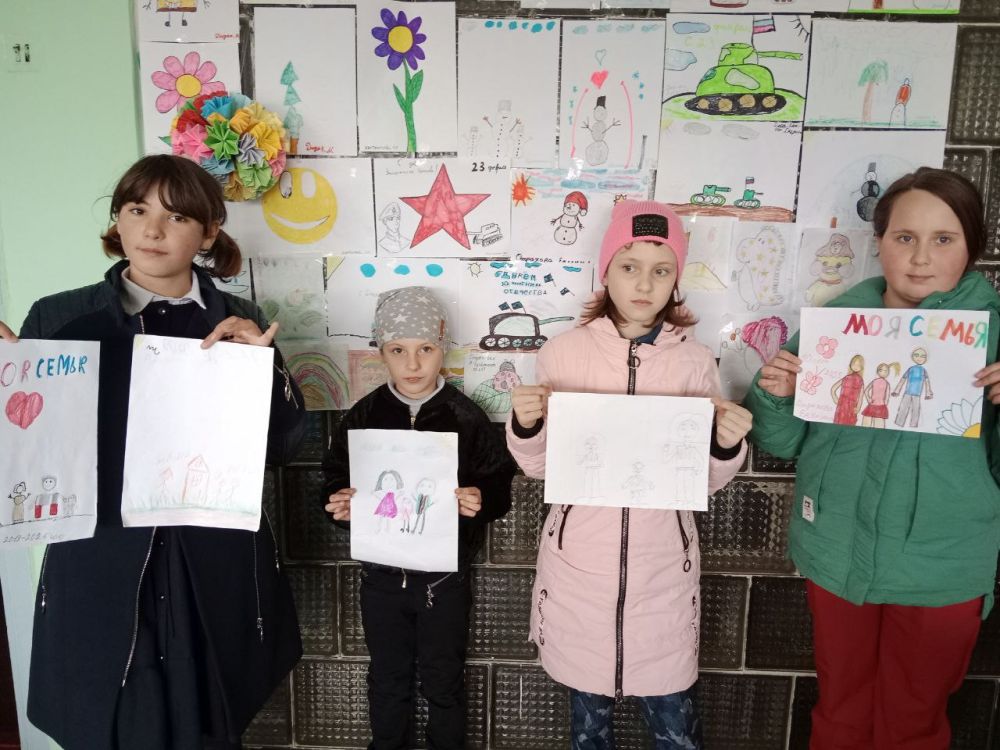 Конкурс рисунков "Я люблю свою семью" в Нижнеторгаивском ДК! Конкурс рисунков "Я люблю свою семью" в Нижнеторгаивском ДК!