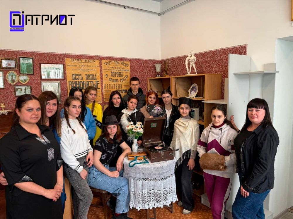#КЛУБЛЕДИ. В МБУК ХО «Краеведческий музей Генического муниципального округа» прошло интерактивное занятие в рамках тренингового курса «Клуб Леди» для студенток "Генического строительного колледжа", в процессе, которого... #КЛУБЛЕДИ. В МБУК ХО «Краеведческий музей Генического муниципального округа» прошло интерактивное занятие в рамках тренингового курса «Клуб Леди» для студенток "Генического строительного колледжа", в процессе, которого...