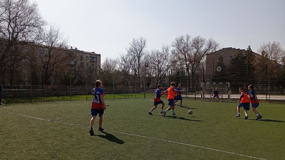 В ГБУ ДО ХО "Спортивная школа Аскания-Нова" Чаплинского муниципального округа состоялся внутришкольный турнир по мини-футболу "Волшебный мяч" В ГБУ ДО ХО "Спортивная школа Аскания-Нова" Чаплинского муниципального округа состоялся внутришкольный турнир по мини-футболу "Волшебный мяч"