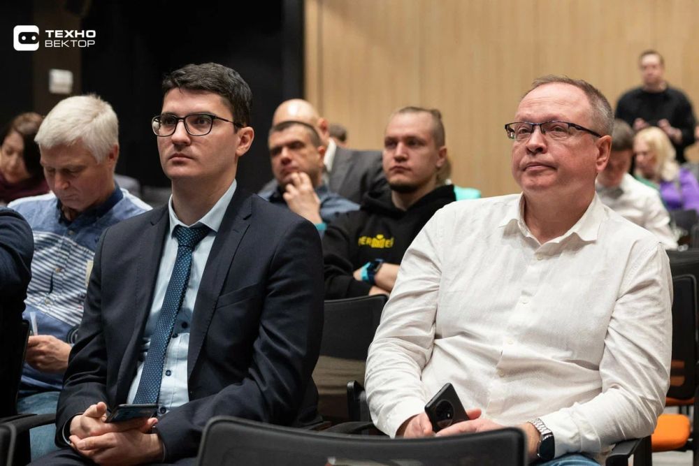 Представители Херсонской области приняли участие в производственно-технологической конференции "Техновектор-2025", посвященной роботизации и автоматизации Представители Херсонской области приняли участие в производственно-технологической конференции "Техновектор-2025", посвященной роботизации и автоматизации