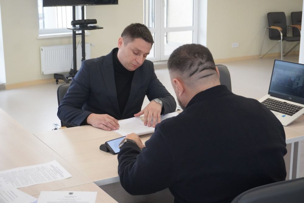 В Херсонской областной Думе прошло заседания Комитета по экономической политике, предпринимательству, промышленности и развитию инфраструктуры под председательством Игоря Щепелина В Херсонской областной Думе прошло заседания Комитета по экономической политике, предпринимательству, промышленности и развитию инфраструктуры под председательством Игоря Щепелина