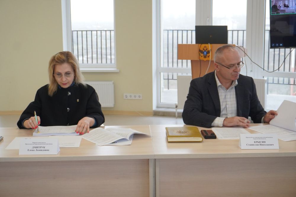 В Херсонской областной Думе прошло заседание Комитета по финансам и бюджету под председательством Ольги Осипенко В Херсонской областной Думе прошло заседание Комитета по финансам и бюджету под председательством Ольги Осипенко