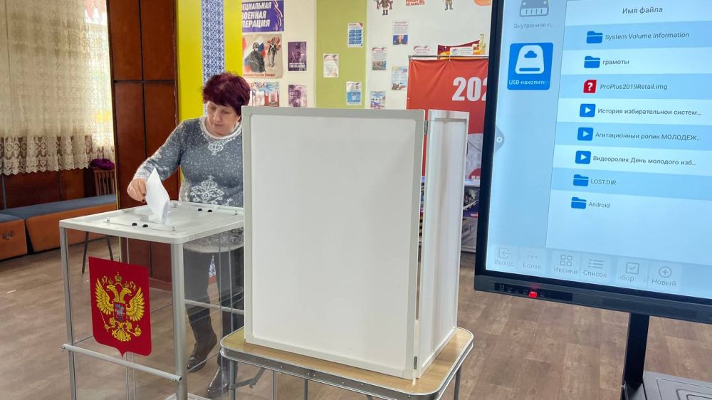 Мастер-класс по избирательному процессу "К выборам готовы" провели для учащихся Ровненской и Рыковской школ Мастер-класс по избирательному процессу "К выборам готовы" провели для учащихся Ровненской и Рыковской школ