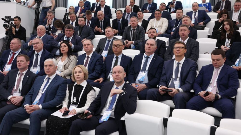 Виталий Титаренко: Принял участие в форуме «Малая Родина – Сила России», который состоялся в городе Салехард Ямало-Ненецкого автономного округа Виталий Титаренко: Принял участие в форуме «Малая Родина – Сила России», который состоялся в городе Салехард Ямало-Ненецкого автономного округа