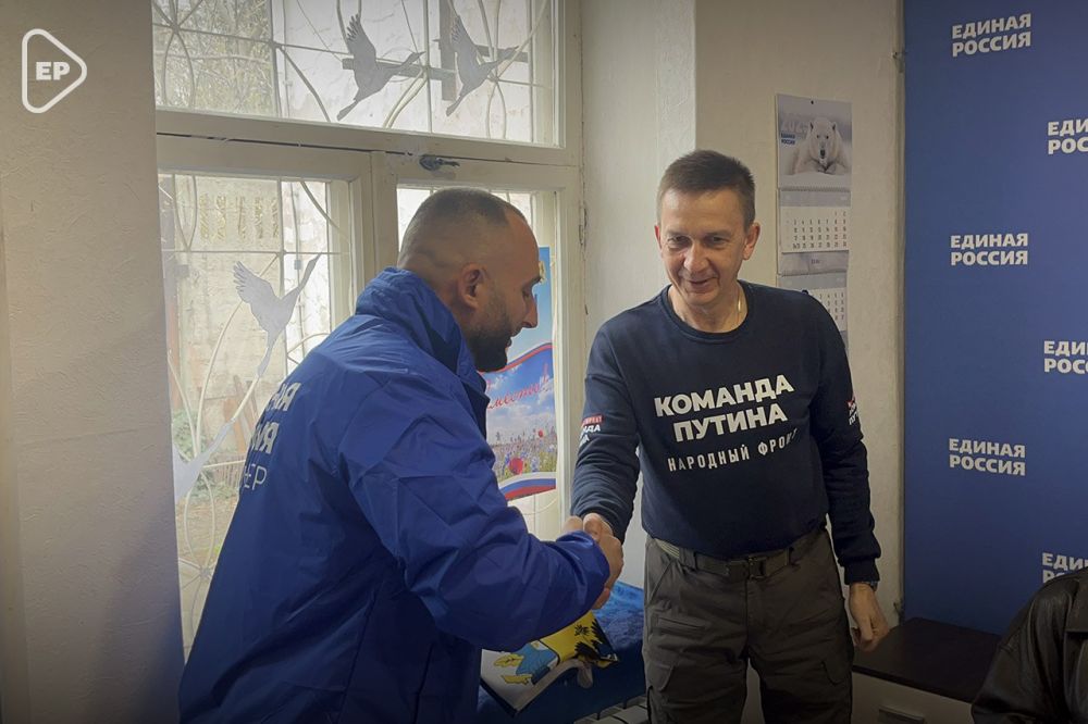 Волонтеры «Единой России» из Херсонской области отправились в Краснодарский край на помощь в ликвидации последствий разлива нефтепродуктов Волонтеры «Единой России» из Херсонской области отправились в Краснодарский край на помощь в ликвидации последствий разлива нефтепродуктов