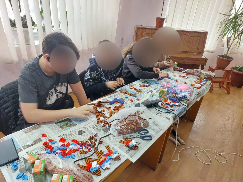 Виталий Гура: Горжусь нашей активной молодежью, которая на днях приняла участие в организации мастер-класса по созданию брошей к Дню Победы Виталий Гура: Горжусь нашей активной молодежью, которая на днях приняла участие в организации мастер-класса по созданию брошей к Дню Победы
