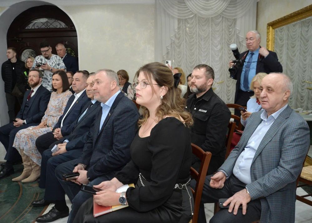 Губернатор Херсонской области Владимир Сальдо принял в Москве участие в презентации книги журналиста, члена Совета по развитию гражданского общества и правам человека при Президенте РФ Александра Малькевича