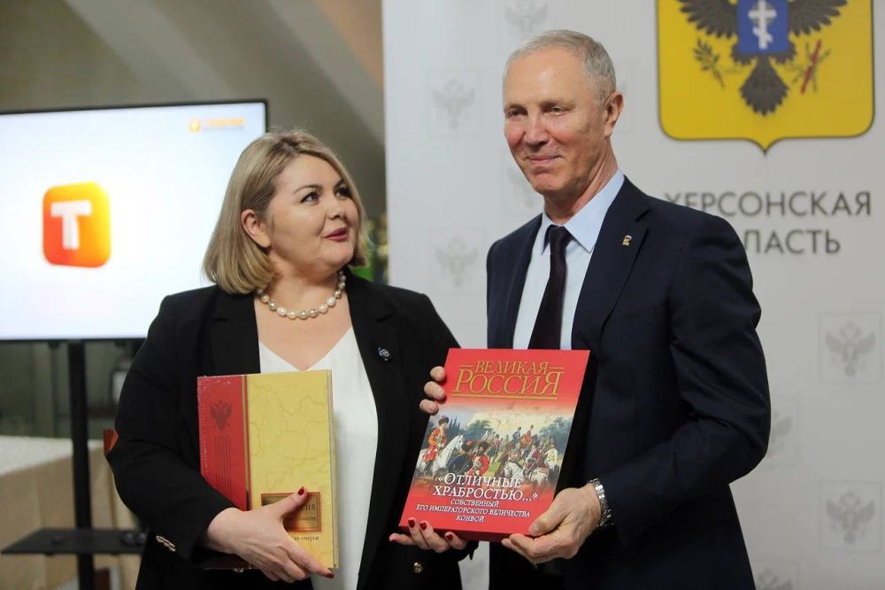 Малькевич представил свою книгу «Люди Херсонщины — Гордость России» Малькевич представил свою книгу «Люди Херсонщины — Гордость России»