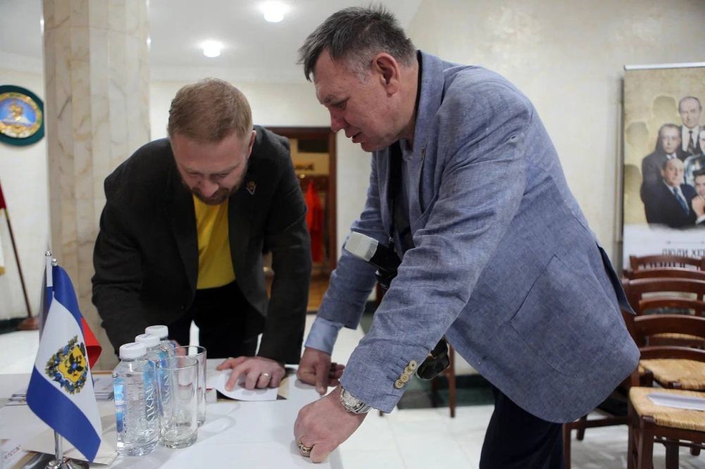 Малькевич представил свою книгу «Люди Херсонщины — Гордость России» Малькевич представил свою книгу «Люди Херсонщины — Гордость России»