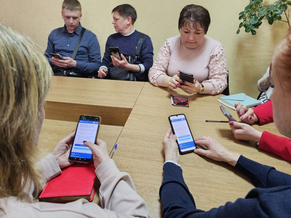 В Чаплинке при поддержке "Единой России" организовали площадку для "Диктанта ЖКХ" В Чаплинке при поддержке "Единой России" организовали площадку для "Диктанта ЖКХ"