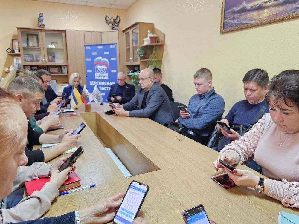 В Чаплинке при поддержке "Единой России" организовали площадку для "Диктанта ЖКХ" В Чаплинке при поддержке "Единой России" организовали площадку для "Диктанта ЖКХ"