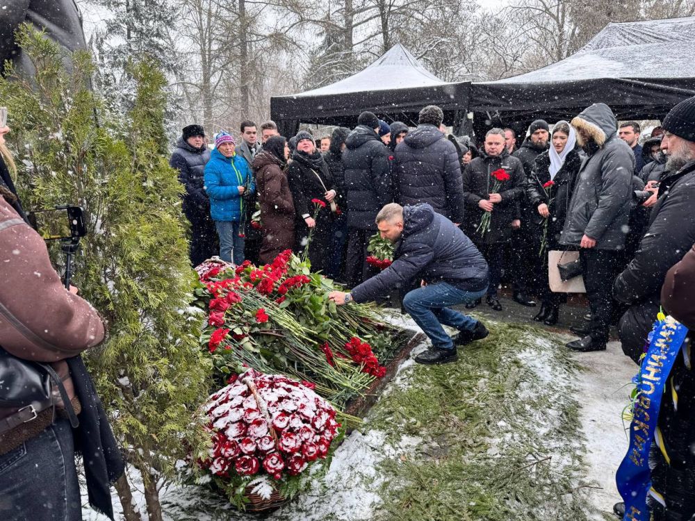 Иван Шумаков: Сегодня мы вспоминаем Владимира Вольфовича Жириновского, Основателя ЛДПР, который покинул нас три года назад Иван Шумаков: Сегодня мы вспоминаем Владимира Вольфовича Жириновского, Основателя ЛДПР, который покинул нас три года назад