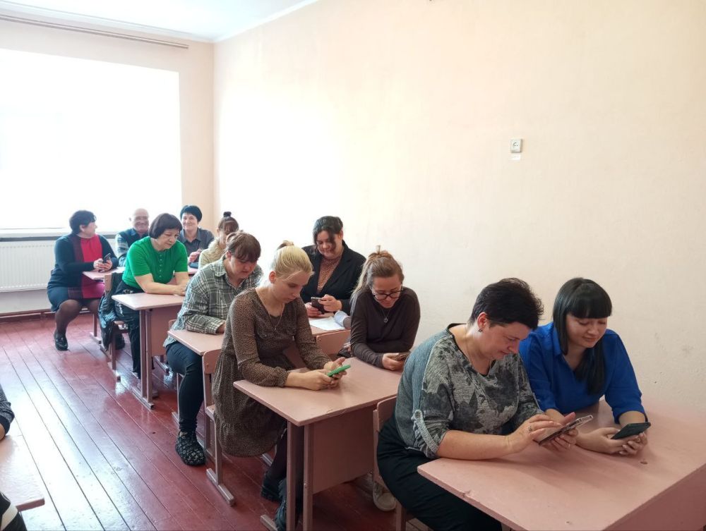В Верхнерогачикском местном отделении партии "Единая Россия" провели "Диктант ЖКХ." В Верхнерогачикском местном отделении партии "Единая Россия" провели "Диктант ЖКХ."