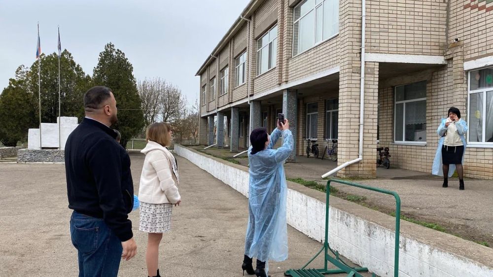 Азовскую школу Херсонской области отремонтируют по федеральной программе «Модернизация школьных систем образования» и партпроекту «Единой России» «Новая школа» Азовскую школу Херсонской области отремонтируют по федеральной программе «Модернизация школьных систем образования» и партпроекту «Единой России» «Новая школа»
