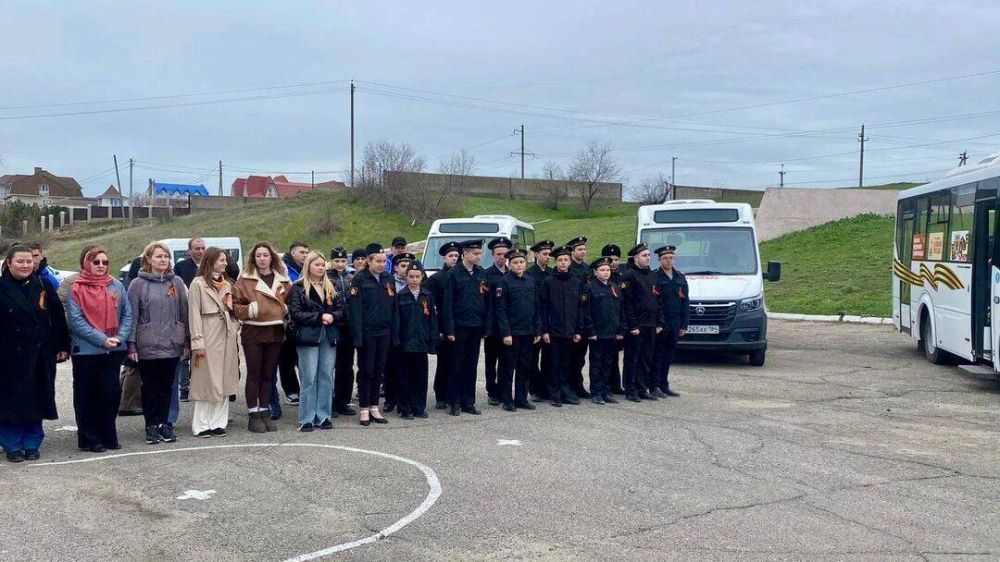 В Херсонской области к 80-летию Победы запустили первые тематически оформленные автобусы, заявил Владимир Сальдо В Херсонской области к 80-летию Победы запустили первые тематически оформленные автобусы, заявил Владимир Сальдо