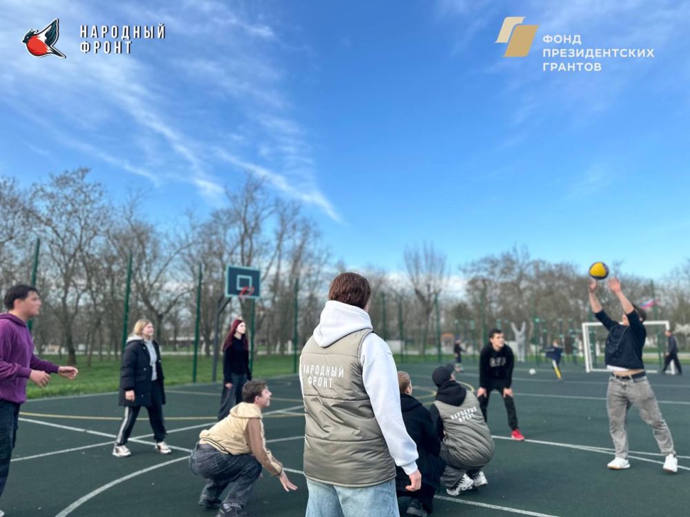 Молодёжка Народного Фронта провела тренировку по волейболу Молодёжка Народного Фронта провела тренировку по волейболу