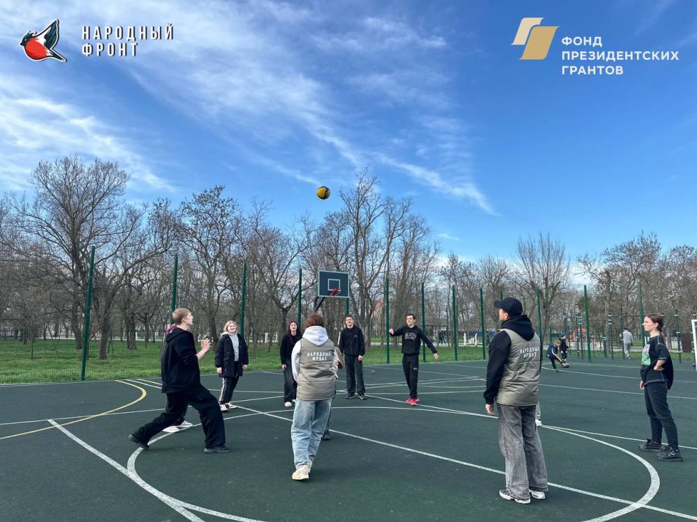 Молодёжка Народного Фронта провела тренировку по волейболу Молодёжка Народного Фронта провела тренировку по волейболу
