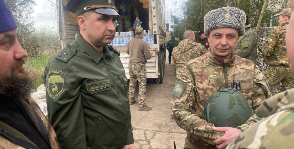 Очередная партия гуманитарки доставлена казаками добровольцам разведывательно-штурмовой бригады «Дон» Очередная партия гуманитарки доставлена казаками добровольцам разведывательно-штурмовой бригады «Дон»