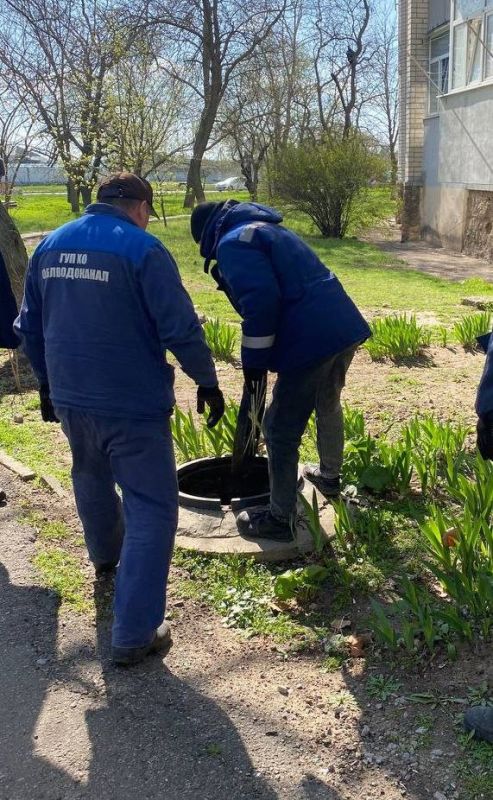 Специалисты Каховского ТПУ продолжают активно работать над обслуживанием и ремонтом объектов водоснабжения и водоотведения Специалисты Каховского ТПУ продолжают активно работать над обслуживанием и ремонтом объектов водоснабжения и водоотведения