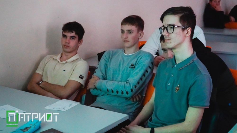 Молодежный десант в Каланчак: популяризация здорового образа жизни, волонтерства и профилактика деструктивных явлений среди молодежи Молодежный десант в Каланчак: популяризация здорового образа жизни, волонтерства и профилактика деструктивных явлений среди молодежи