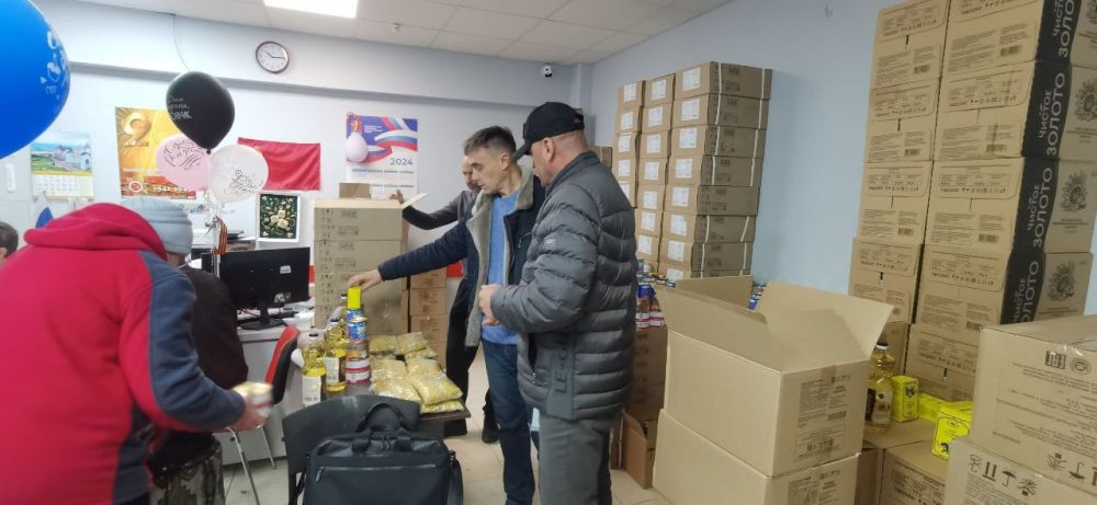 Заместитель главы Каховской администрации Игорь Бжезицкий проинспектировал работу гуманитарного центра по выдаче гуманитарной помощи гражданам города Каховки и населённых пунктов округа Заместитель главы Каховской администрации Игорь Бжезицкий проинспектировал работу гуманитарного центра по выдаче гуманитарной помощи гражданам города Каховки и населённых пунктов округа