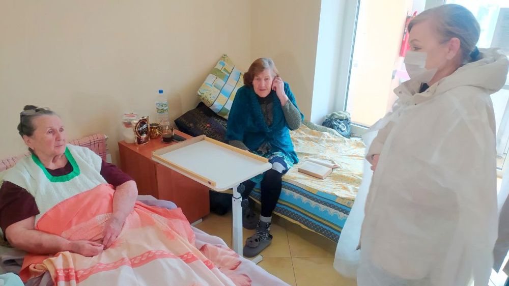Сегодня заместитель Министра труда и социальной защиты Херсонской области Ольга Малиновская посетила Каховский гериатрический пансионат Сегодня заместитель Министра труда и социальной защиты Херсонской области Ольга Малиновская посетила Каховский гериатрический пансионат