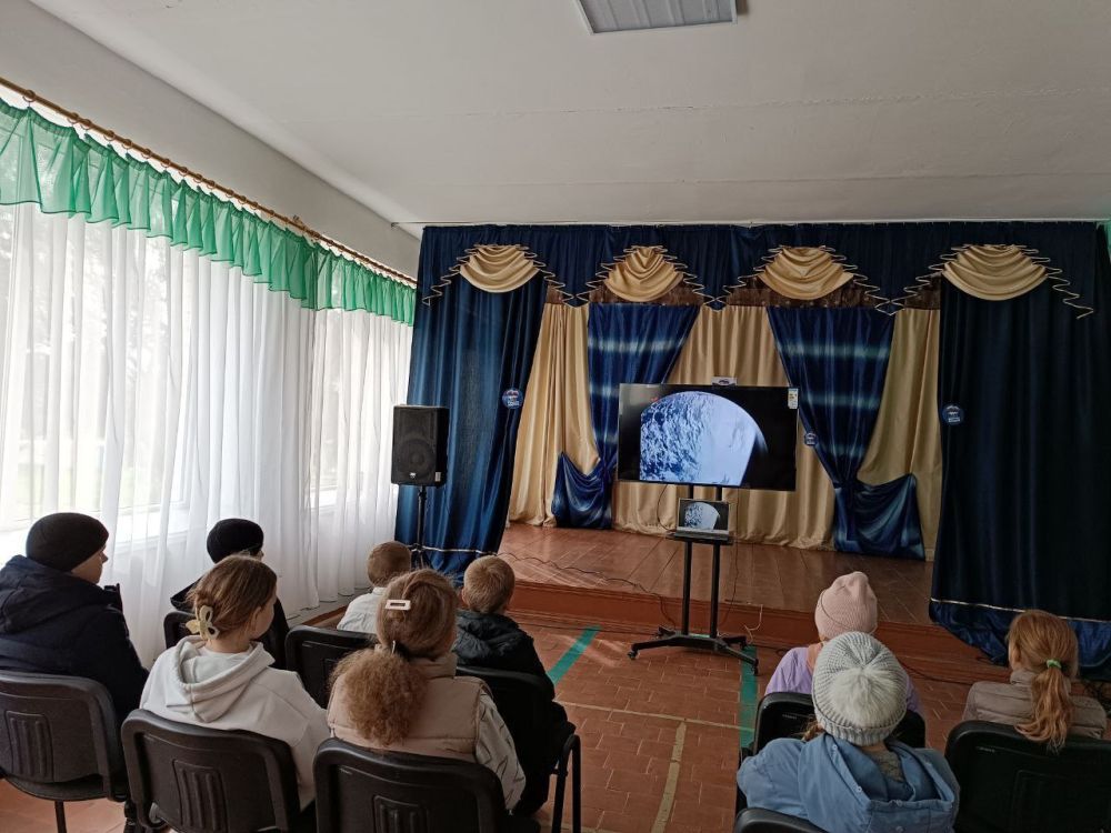 В учреждениях культуры Чаплинского муниципального округа прошли увлекательные мероприятия, приуроченные к Дню космонавтики В учреждениях культуры Чаплинского муниципального округа прошли увлекательные мероприятия, приуроченные к Дню космонавтики