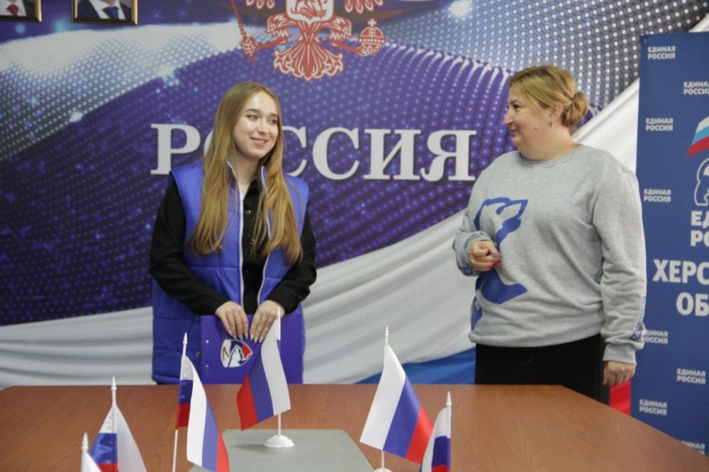 Секретарь первичного отделения партии "Единая Россия" Чаплинского муниципального округа Кристина Иноземцева и активисты партии провели тематическую викторину в честь Дня космонавтики Секретарь первичного отделения партии "Единая Россия" Чаплинского муниципального округа Кристина Иноземцева и активисты партии провели тематическую викторину в честь Дня космонавтики