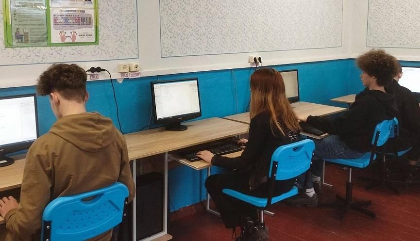 Благодаря помощи Новороссийска в школе Херсонской области создали компьютерный класс Благодаря помощи Новороссийска в школе Херсонской области создали компьютерный класс