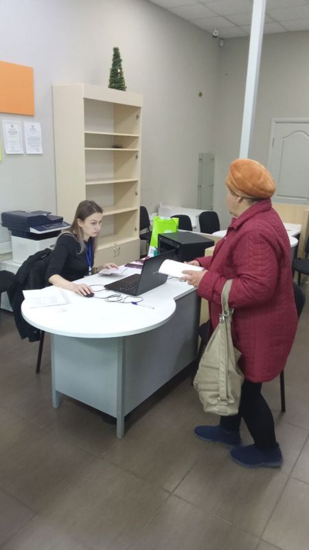Сегодня в Каховке прошла очередная выездная консультация социального фонда для маломобильных граждан Сегодня в Каховке прошла очередная выездная консультация социального фонда для маломобильных граждан