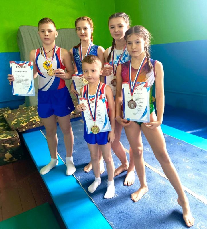 Генические спортсмены стали чемпионами Херсонской области по спортивной акробатике в женских тройках и парах Генические спортсмены стали чемпионами Херсонской области по спортивной акробатике в женских тройках и парах