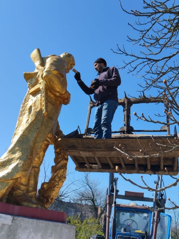 В Новодмитровском территориальном отделе завершили работы по благоустройству и косметическому ремонту памятников, посвященных Великой Отечественной войне В Новодмитровском территориальном отделе завершили работы по благоустройству и косметическому ремонту памятников, посвященных Великой Отечественной войне