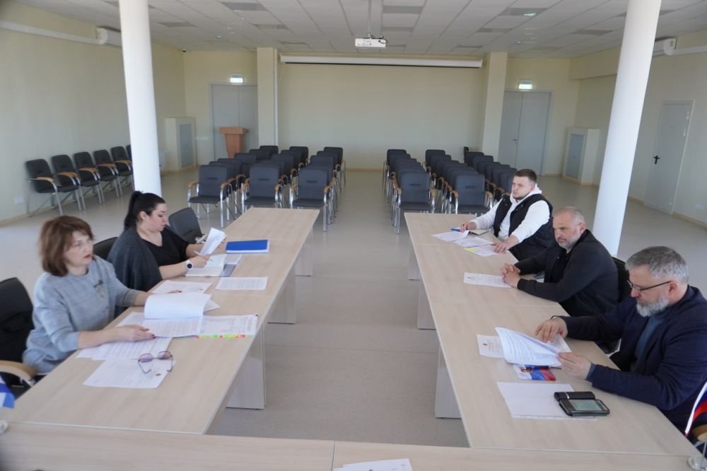 В Херсонской областной Думе прошло заседание Комиссии по культуре, молодежной политике, физкультуре и спорту под председательством Владимира Лебедкина В Херсонской областной Думе прошло заседание Комиссии по культуре, молодежной политике, физкультуре и спорту под председательством Владимира Лебедкина