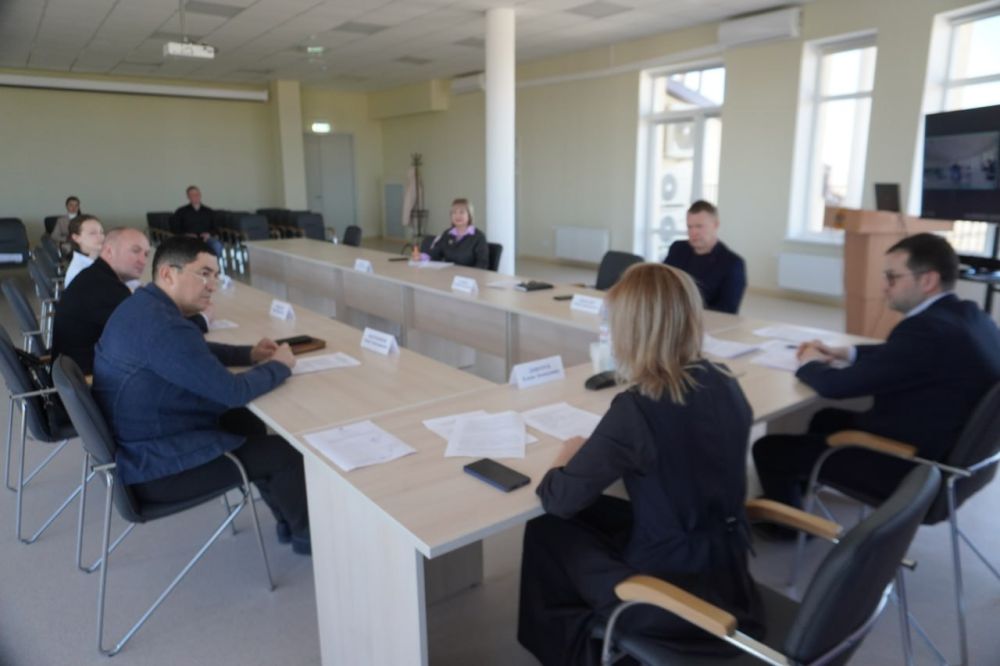 В Херсонской областной Думе прошло заседание комиссии по рассмотрению вопросов, связанных с реализацией национальных проектов и государственных программ Херсонской области под председательством Елены Дмитрук В Херсонской областной Думе прошло заседание комиссии по рассмотрению вопросов, связанных с реализацией национальных проектов и государственных программ Херсонской области под председательством Елены Дмитрук