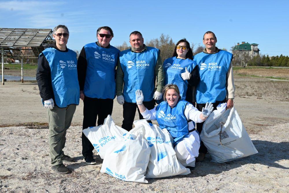 "Вода России" в действии: в Скадовске убрали детский пляж "Вода России" в действии: в Скадовске убрали детский пляж