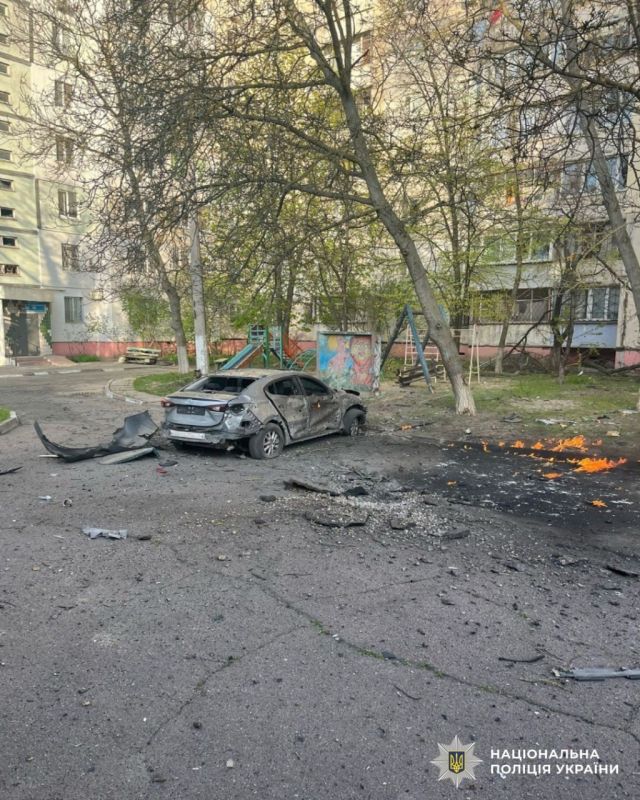 А на том берегу.... Херсон, последствия удара по Центральному району А на том берегу.... Херсон, последствия удара по Центральному району