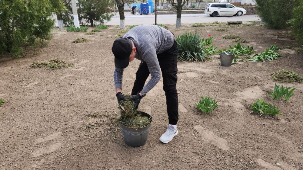 В Любимовском сельском Доме культуры и Заозерненском ТО прошли субботники В Любимовском сельском Доме культуры и Заозерненском ТО прошли субботники
