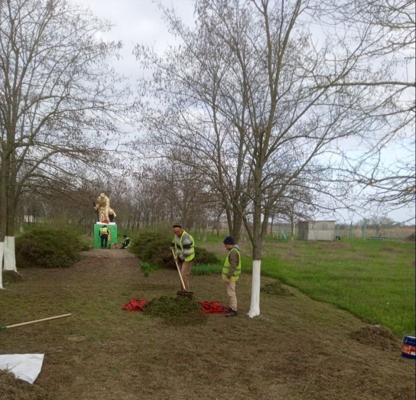 В селе Слепушинское провели благоустройство Памятника Неизвестному Солдату В селе Слепушинское провели благоустройство Памятника Неизвестному Солдату