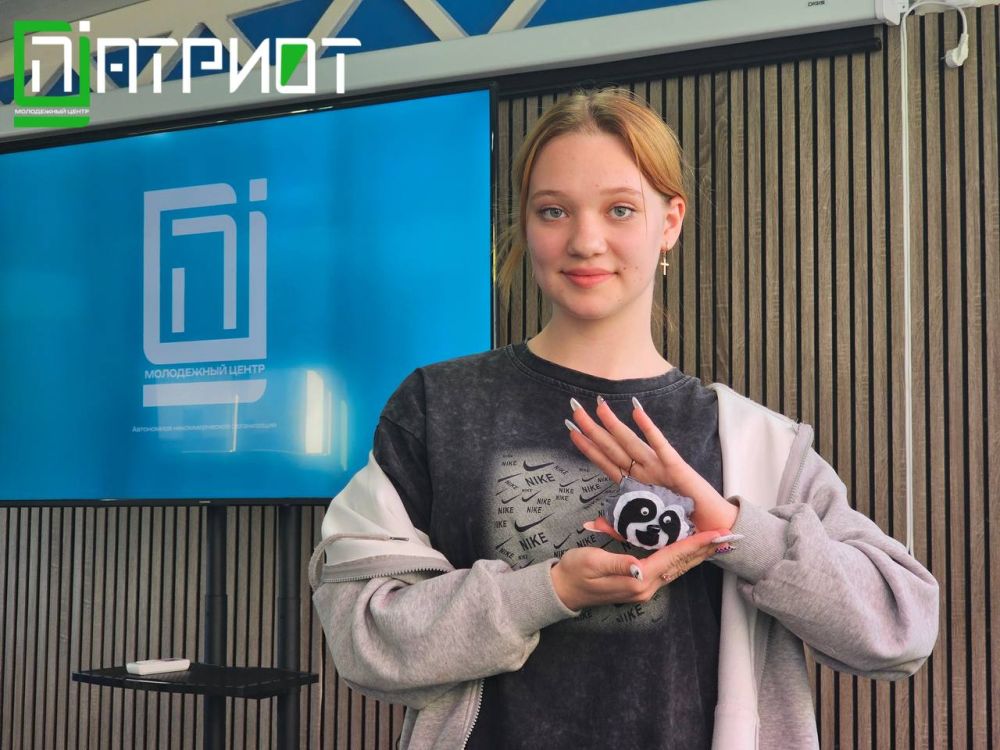 А ПУШИСТЫЙ-ТО КАКОЙ!. А ещё мужественный, немного фетровый и очень добрый - всё это можно сказать о брелоке-обереге для военнослужащих, который изготавливался учащимися общеобразовательных школ Голопристанского... А ПУШИСТЫЙ-ТО КАКОЙ!. А ещё мужественный, немного фетровый и очень добрый - всё это можно сказать о брелоке-обереге для военнослужащих, который изготавливался учащимися общеобразовательных школ Голопристанского...
