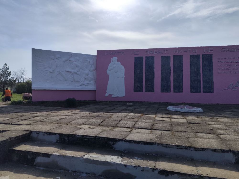В Любимовском сельском Доме культуры и Заозерненском ТО прошли субботники В Любимовском сельском Доме культуры и Заозерненском ТО прошли субботники