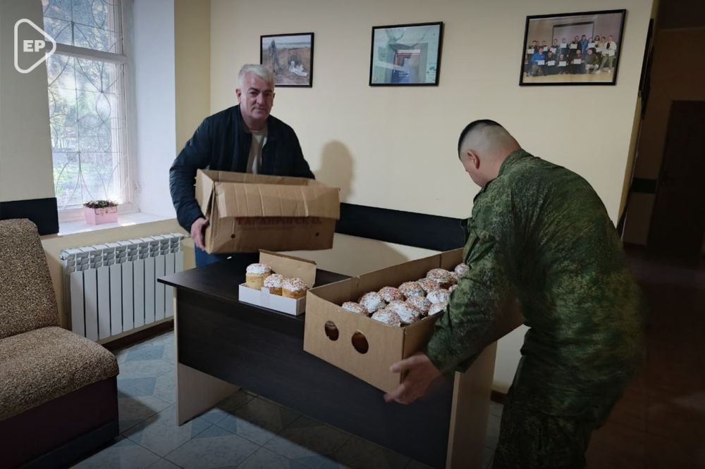 Накануне Православной Пасхи волонтеры «Единой России» передали праздничные куличи в многодетные семьи, пенсионерам и участникам СВО Накануне Православной Пасхи волонтеры «Единой России» передали праздничные куличи в многодетные семьи, пенсионерам и участникам СВО