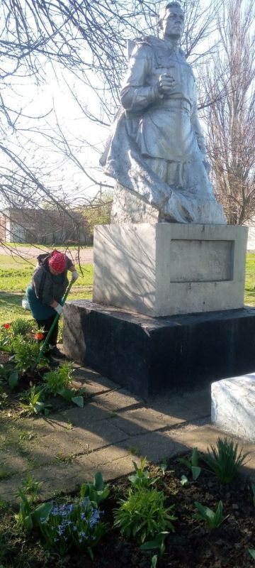 В Горностаевском муниципальном округе в преддверии празднования 80-й годовщины Великой Победы продолжаются работы по реставрации и благоустройству памятников ВОВ В Горностаевском муниципальном округе в преддверии празднования 80-й годовщины Великой Победы продолжаются работы по реставрации и благоустройству памятников ВОВ