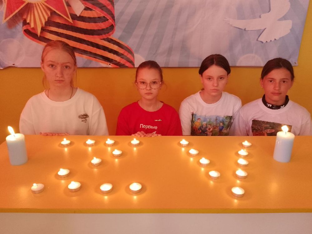 Первые Асканийской школы почтили память погибших сотрудников МВД Первые Асканийской школы почтили память погибших сотрудников МВД