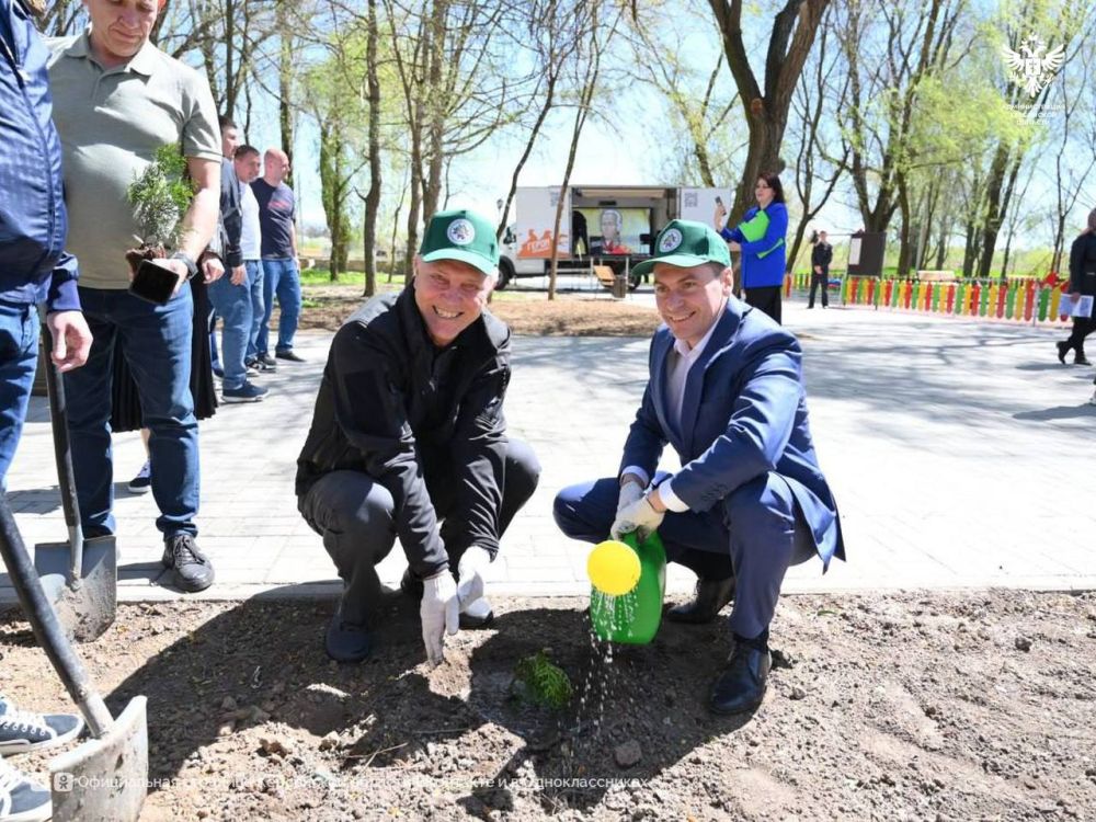 Губернатор Херсонской области и Глава Мордовии торжественно открыли памятник адмиралу Фёдору Ушакову в Каланчаке Губернатор Херсонской области и Глава Мордовии торжественно открыли памятник адмиралу Фёдору Ушакову в Каланчаке